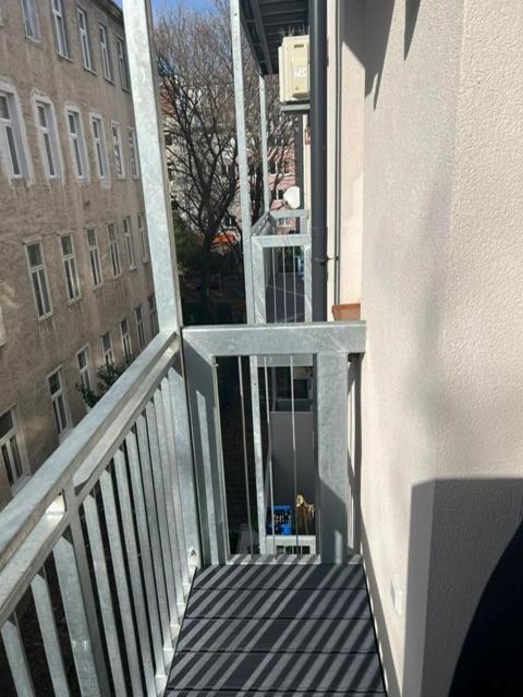 New Westbahnhof Apartament Wiedeń